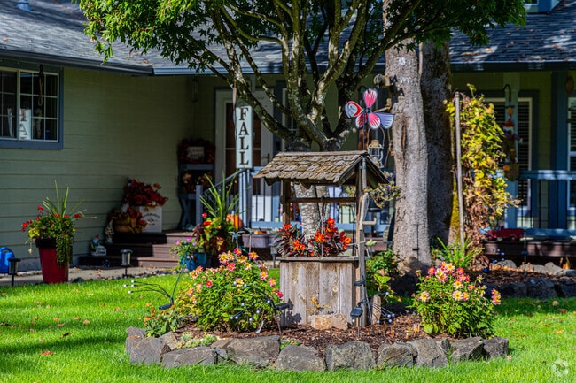 The Seasons neighborhood is a delightful and quiet place to live.