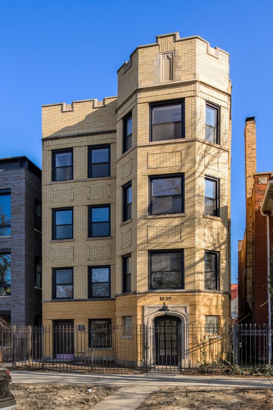 1839 N Humboldt Blvd Unit 1, Chicago, IL 60647