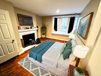 76 Egmont St Unit 1A, Brookline, MA 02446