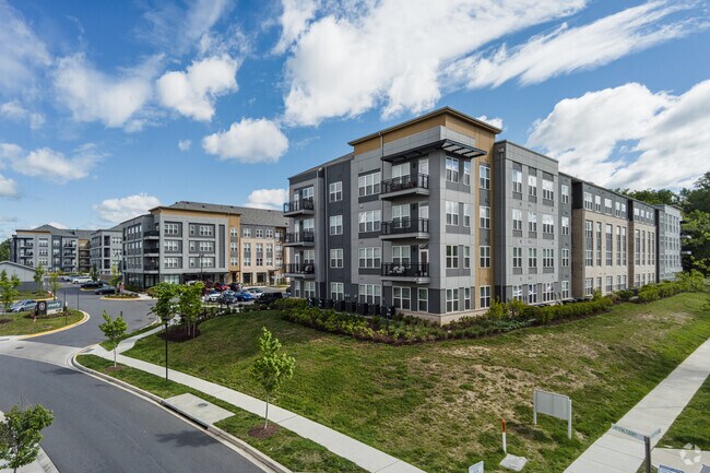 Large apartment complexes are plentiful in Largo due to it's proximity to DC.