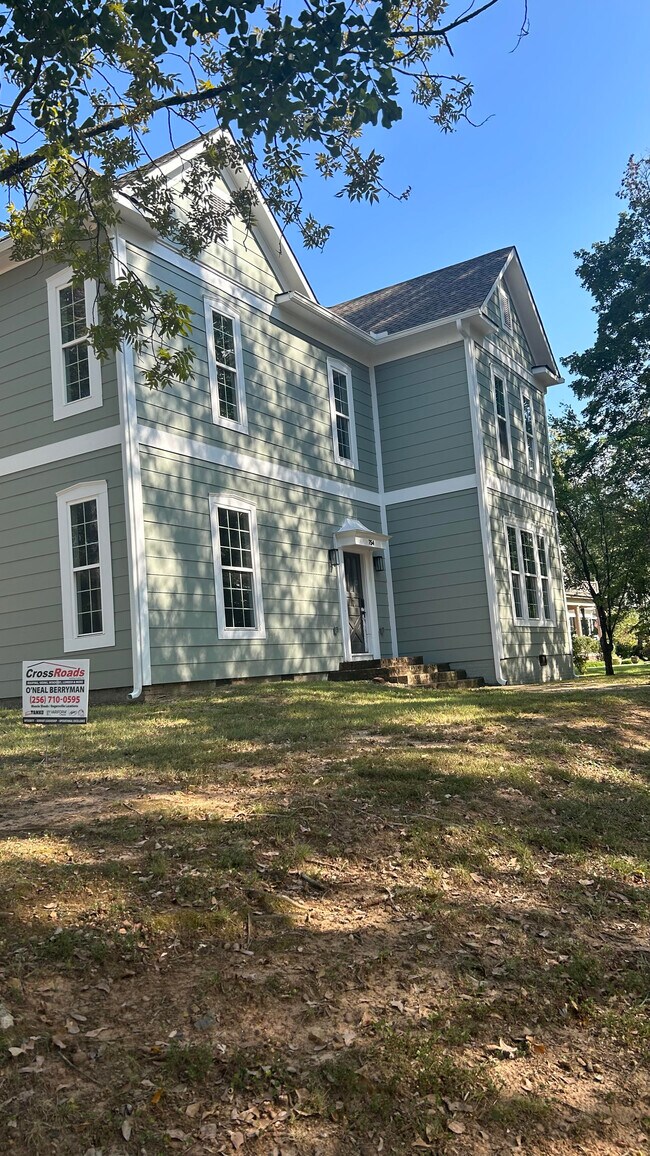 754 N Wood Ave Unit 4, Florence, AL 35630