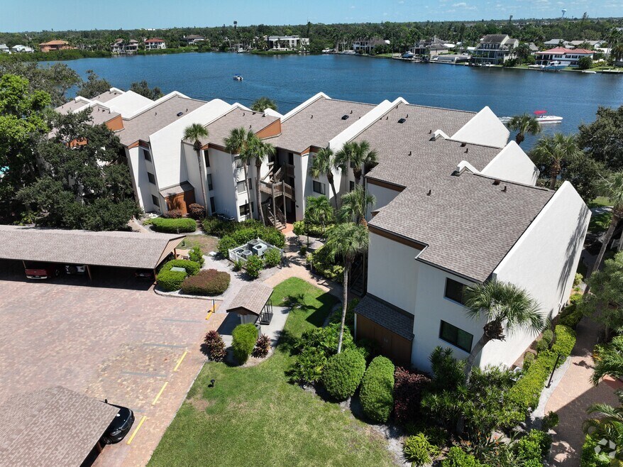 1900 Cove II Place unit 114, Sarasota, FL 34242 - photo 2