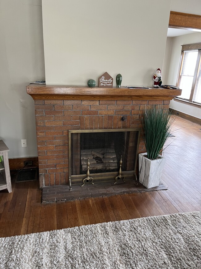 1301 Fulton St W, Grand Rapids, MI 49504 - photo 2