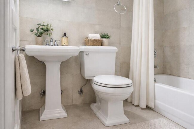 432 E 13th St unit 36, New York, NY 10009 - photo 2