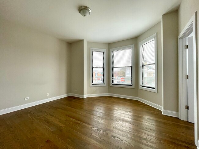 3405 W Fullerton Ave unit 2, Chicago, IL 60647 - photo 5