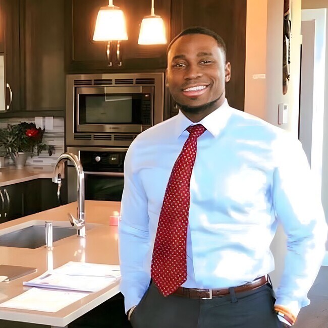 Idly Etienne Real Estate Agent in Atlanta, GA