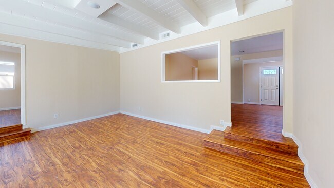 6911 Enfield Ave, Reseda, CA 91335 - photo 2