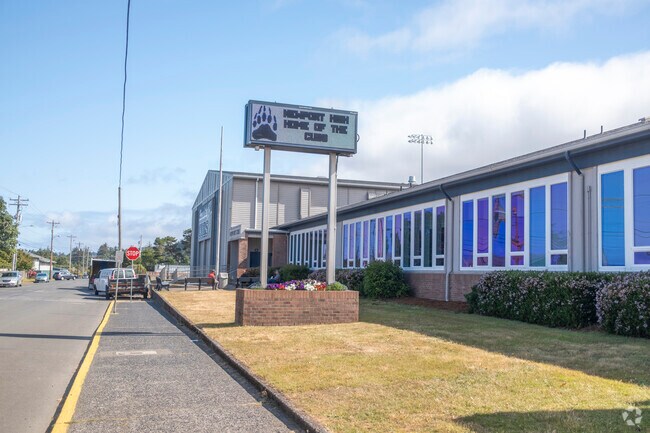 There are a lot of students in Newport that attend Newport High School.