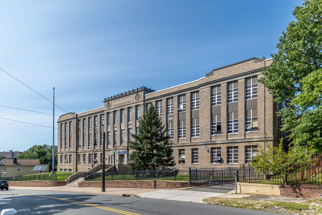 Essex Cty Voc Bloomfield is part of the Essex County Vocational Technical School District.