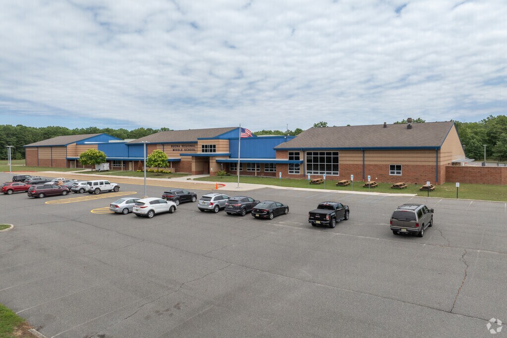 Buena Regional Middle School received a C rating from Niche.