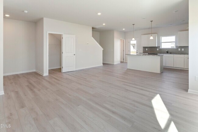 164 Courtside Dr, Dunn, NC 28334 - photo 4