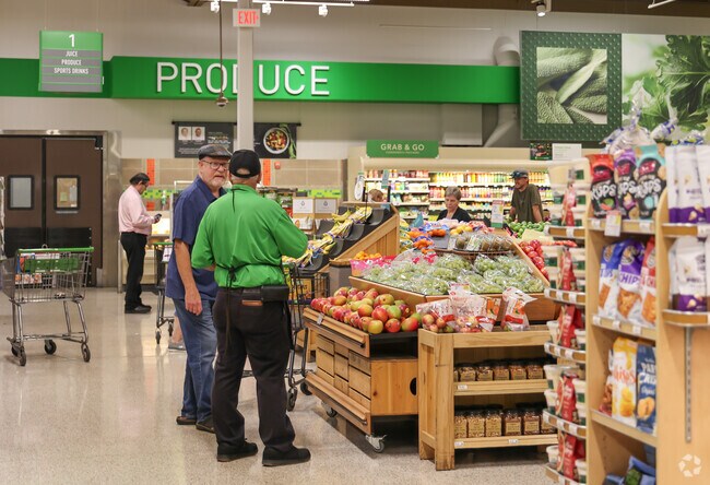 Highlands Park Estates locals can hit the Publix on US 27 for all their grocery needs.