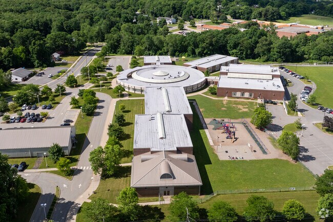 Colchester Elementary School is located in Colchester.