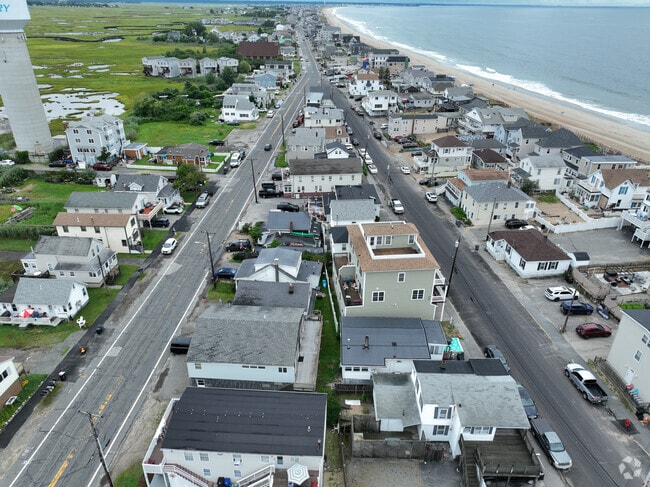 The are a wide variety of home in Salisbury.