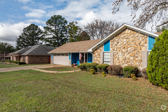 Lee Acres homes feature several unique designs and colors.