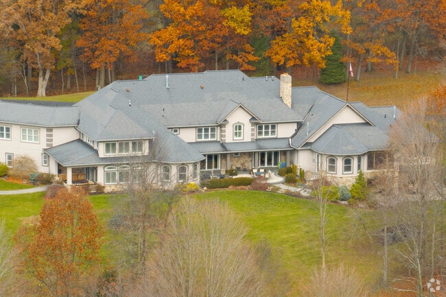 Residents enjoy the remote feel and scenic landscapes of Victor’s large homes.