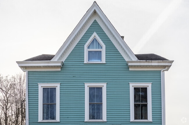 Many Victorian homes in Linwood have gabled roofs.
