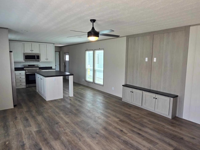 23101 Green Oaks St, New Caney, TX 77357 - photo 3