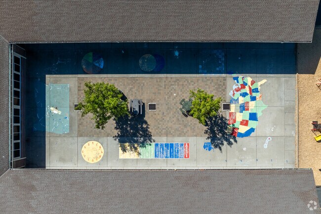 High Lakes Elementary School has colorful murals in the Summit West neighborhood.