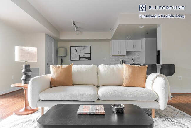 4001 N 9th St unit FL15-ID1117, Arlington, VA 22203 - photo 2