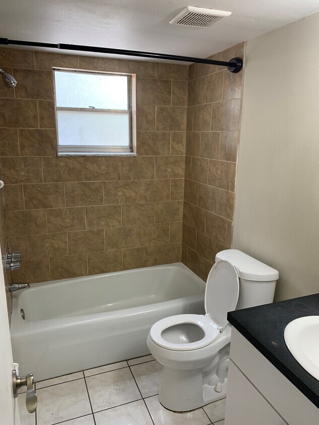 Parson's Green Courtyard Apartments 200 Cook St, Brandon, FL