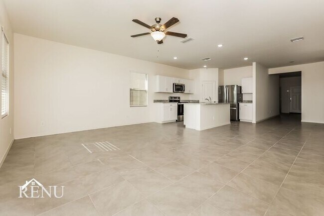 35621 W San Capistrano Ave, Maricopa, AZ 85138 - photo 5