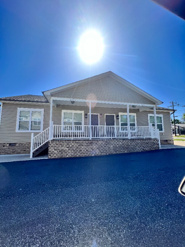 1567 14th Ave NE, Hickory, NC 28601 - photo 1