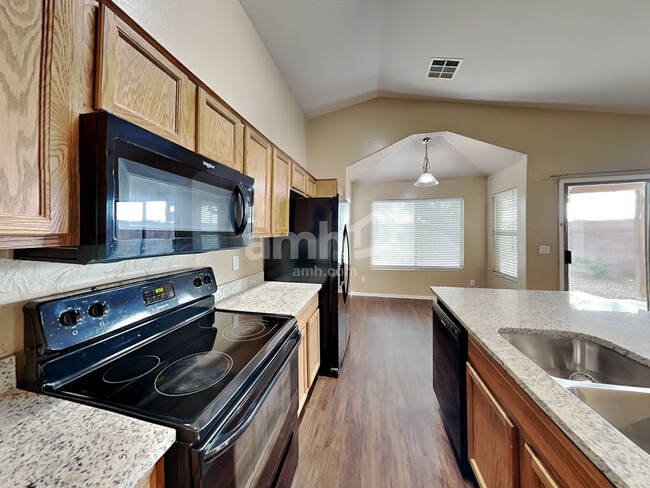 2071 S 155th Dr, Goodyear, AZ 85338 - photo 3