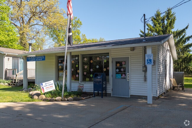 Lamont only has a church and a post office; everything else can be found in Coopersville.