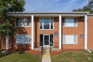 29200 Dardanella St, Livonia, MI 48152