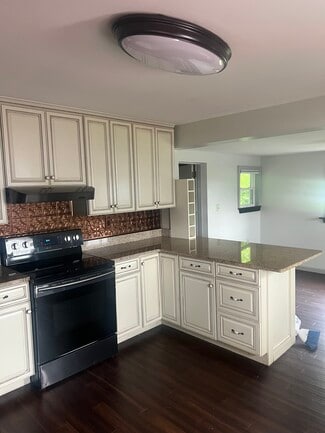 304 S Lehigh Ave Unit 304 south Lehigh apt#1, Sayre, PA 18840