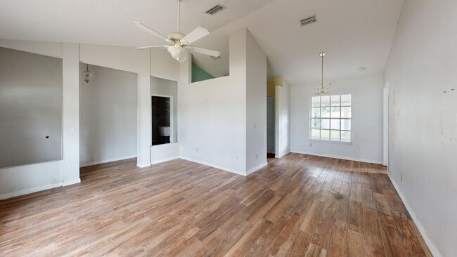 275 Awin Cir SE, Palm Bay, FL 32909 - photo 2