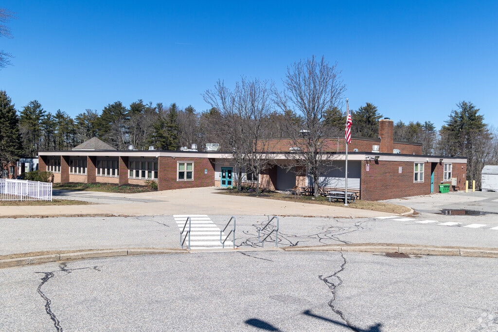 Blue Point Primary School is a public elementary school located in Scarborough, Maine.