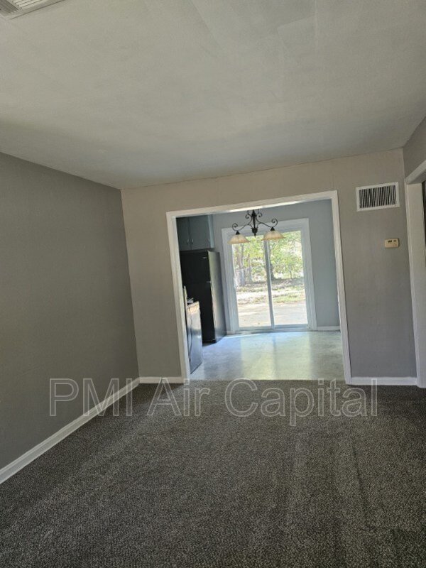 812 N Estelle St, Wichita, KS 67214 - photo 6