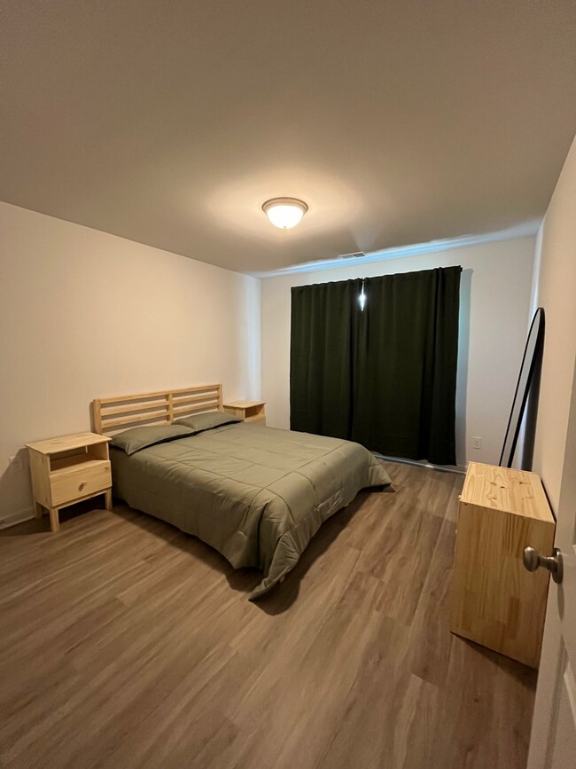 1512 Northcliff Dr, Charlotte, NC 28216