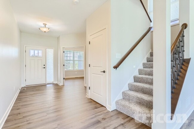 3408 Ridgestone Way, Woodbury, MN 55129 - photo 2