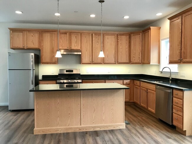 Kitchen w/ island