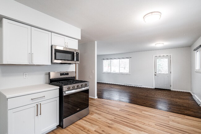 638 S 66th St unit Upper, Milwaukee, WI 53214 - photo 5