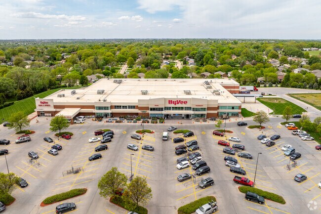 There are many shoping options near Pheasant Run such as Hy-Vee.