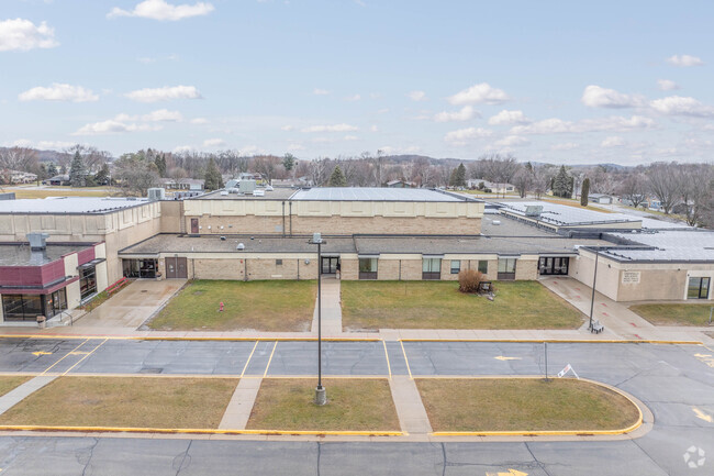 Dual entrances make it easier for students to arrive at school.