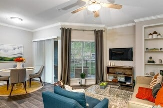 6565 Hollister St, Houston, TX 77040