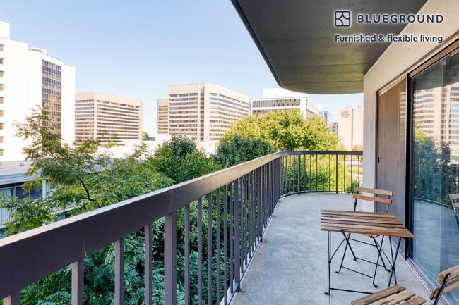 1425 S Eads St unit FL5-ID602, Arlington, VA 22202 - photo 5