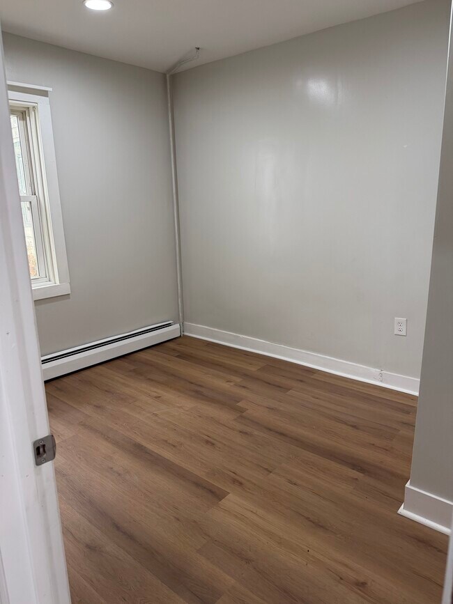 16 Mohawk St, Albany, NY 12204 - photo 7