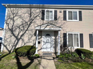 600 E Old Willow Rd, Prospect Heights, IL 60070