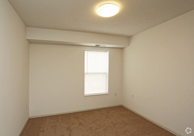 Clover Field Marketplace, Chaska, MN 55318 - photo 5