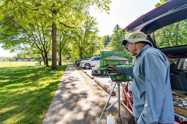 Find amazing beauty at Les Getz Memorial Park in Swissvale.