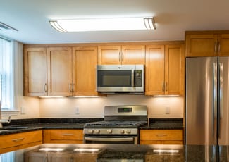 210 Independence Dr, Boston College, MA 02467