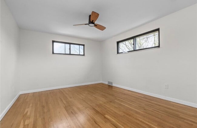 548B Firethorne Dr, Monroeville, PA 15146 - photo 5