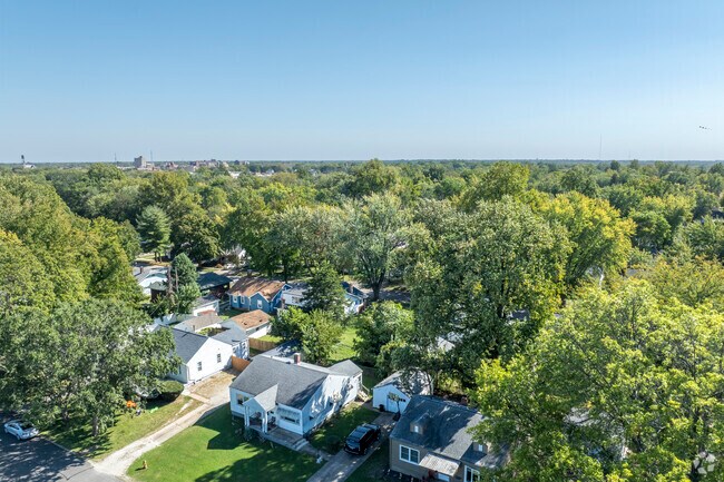 Garfield Park offers a vibrant mix of historic homes, green spaces, and community life.