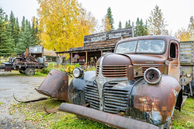 Malemute Saloon in Ester is a historic establishment that offers live entertainment and drinks.